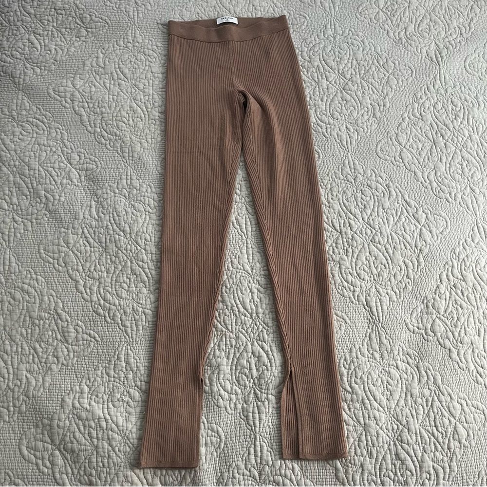 Aritzia Babaton Tan ribbed split hem leggings size XS